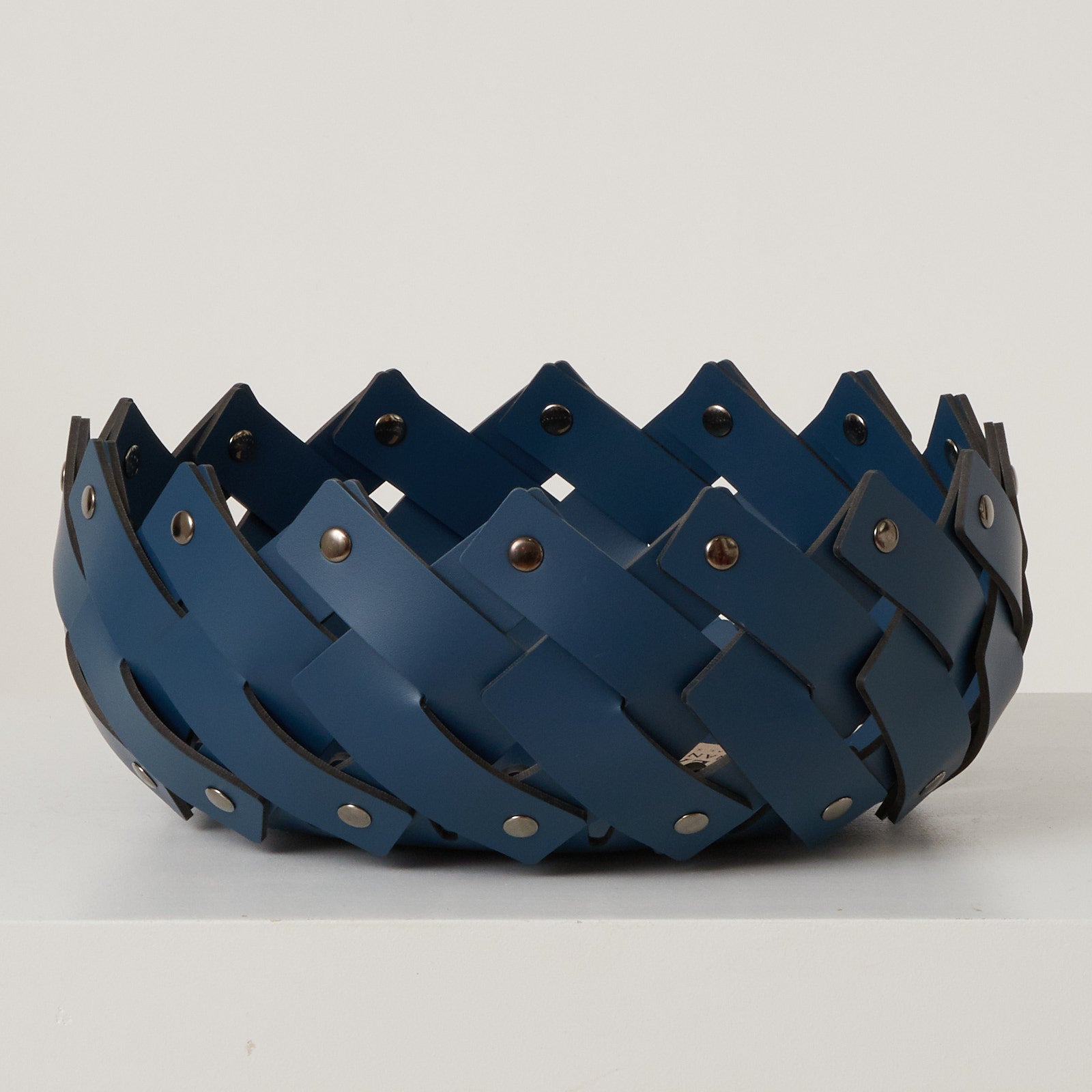 Pinetti Small Leather Basket – Atlantic Nantucket