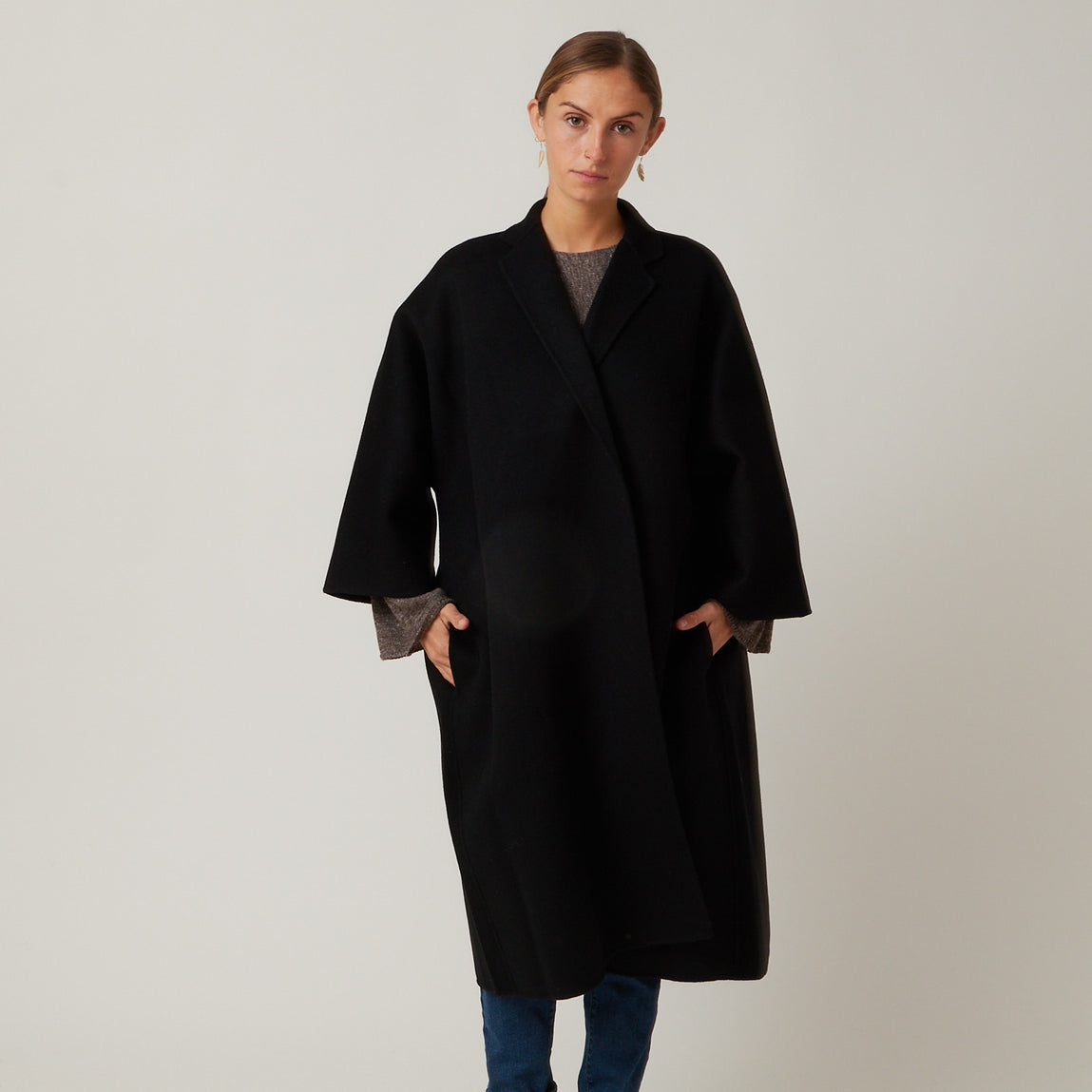 SOFIE D'HOORE ブラック アームスリットコート 34サイズ 74249a4cbd3e4de34940b6e692c4f3