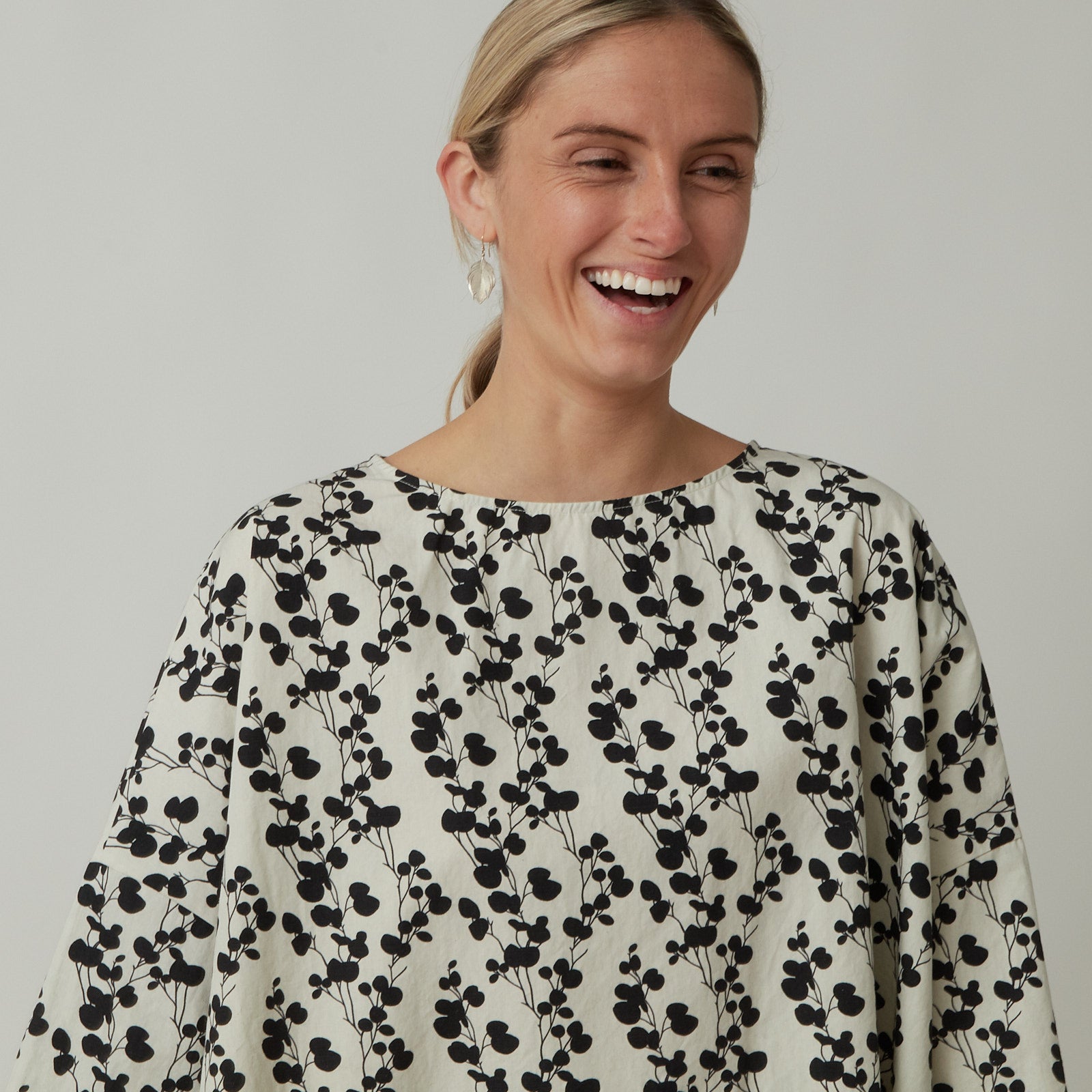 rennes — Apuntob | Long Line Blazer in Hazelnut Linen