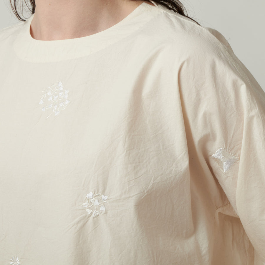 AO Dress White Embroidered Top