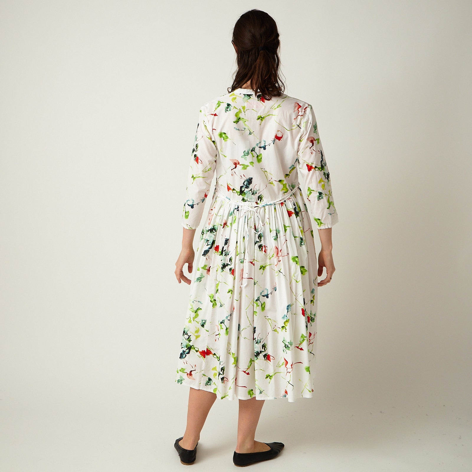 manuelle guibal linen dress A wonderful short video of our own beautiful model Victoria giving us a  few dance moves in a Manuelle Guibal linen dress. What is amazing is the  video was made by AI from a single authentic photo